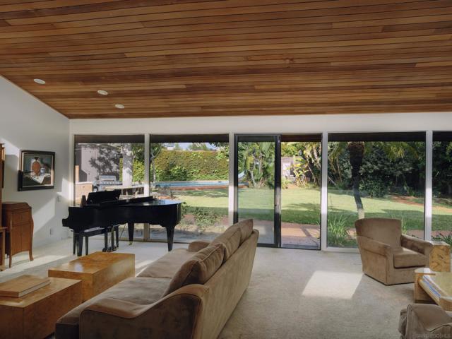 6009 Mimulus, Rancho Santa Fe CA: https://media.crmls.org/mediaz/18ea628d-5444-45ac-be75-ce0d03877677.jpg