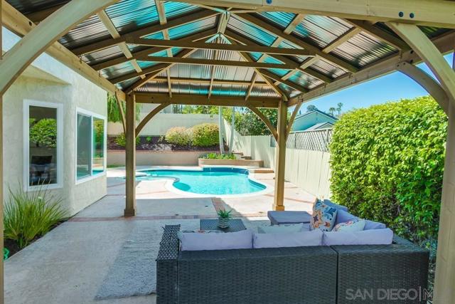 1278 Avenida Miguel, Encinitas CA: https://media.crmls.org/mediaz/18eb1de0-ac31-4cde-b9f0-7b7de4783807.jpg