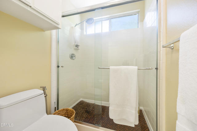27220 Waterford Drive, Valencia CA: https://media.crmls.org/mediaz/18eb4d42-3df1-4f18-904a-7f102cdf4dc4.jpg