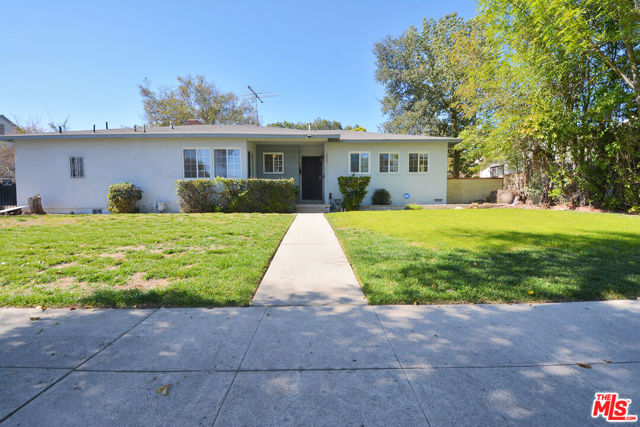 7061 Louise Avenue, Van Nuys CA: https://media.crmls.org/mediaz/18eb82d8-6e62-4166-b7e0-e1dd5f0417a5.jpg