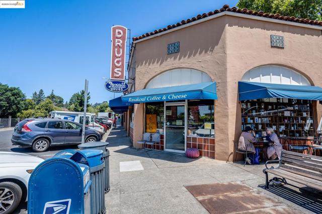355 Arlington Ave., Berkeley CA: https://media.crmls.org/mediaz/18ec20d7-c864-4d8c-a3ad-6a528c623562.jpg