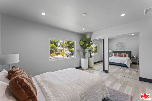 17660 Martha Street, Encino CA: https://media.crmls.org/mediaz/18ec52cb-5046-4bc6-a5f4-bbddbbd4e54c.jpg