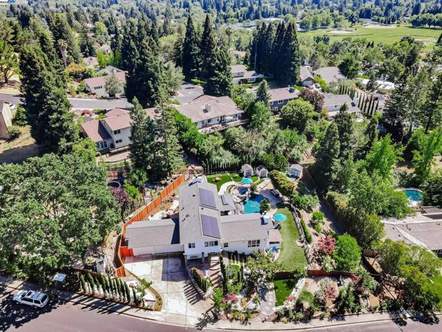 324 Merrilee Place, Danville CA: https://media.crmls.org/mediaz/18ece596-8919-45e7-b95d-8302990251b3.jpg