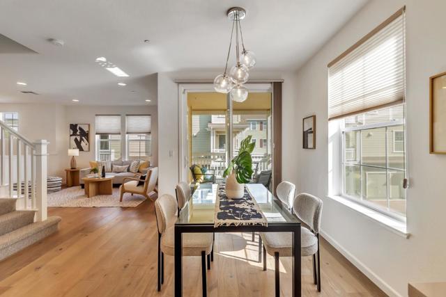 636 Bair Island Road, Redwood City CA: https://media.crmls.org/mediaz/18ed1727-6e59-43df-a453-6fe180aa1115.jpg