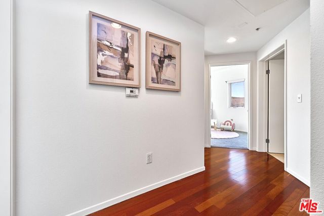 906 S Serrano Avenue, Los Angeles CA: https://media.crmls.org/mediaz/18ed7fbc-7e1b-4c82-8590-0dba590561c7.jpg