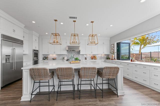 4719 Crespi Ct, Carlsbad CA: https://media.crmls.org/mediaz/18eda969-f645-4e71-b289-636d86a255cc.jpg