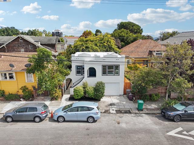 511 59Th St, Oakland CA: https://media.crmls.org/mediaz/18ee4a42-a5cb-4202-ace2-9365c05c8a21.jpg
