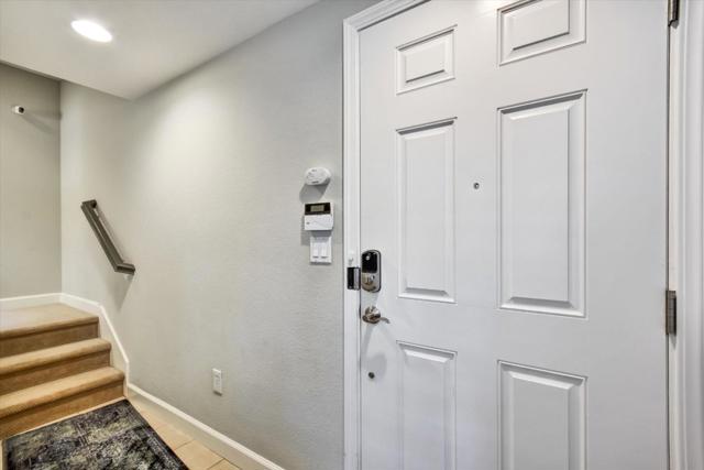 2043 Sonador Commons, San Jose CA: https://media.crmls.org/mediaz/18ee6b64-5453-4637-8fef-f9daff3fa230.jpg