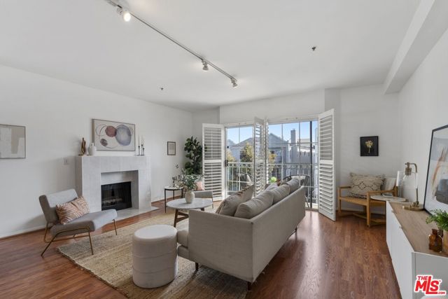 1871 Greenfield Avenue, Los Angeles CA: https://media.crmls.org/mediaz/18eea5b7-dd4f-43dc-9987-5a44aeb41d24.jpg