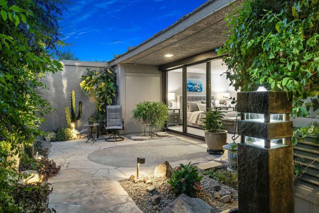 4 Saint Marys Court, Rancho Mirage CA: https://media.crmls.org/mediaz/18eedad3-79e6-4399-abc3-55b9c2254021.jpg