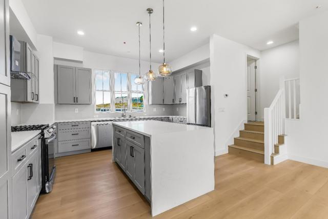 409 San Luis Avenue, Watsonville CA: https://media.crmls.org/mediaz/18ef2a3c-7e56-4149-900c-b8427cf101b6.jpg