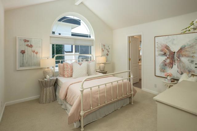 560 9th Avenue, Menlo Park CA: https://media.crmls.org/mediaz/18ef2cba-6b2d-4c8a-8258-f3f7b42eea32.jpg