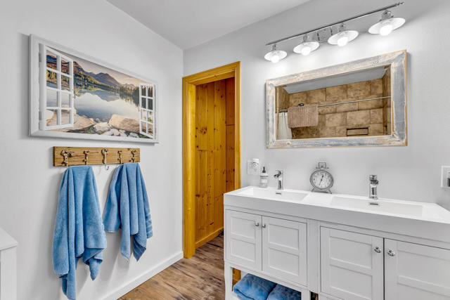 53125 Overlook Drive, Idyllwild CA: https://media.crmls.org/mediaz/18efe8c6-dc43-41c6-a21d-a0c1cad86b1d.jpg