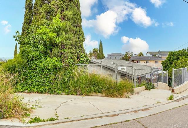 1279 N Hicks Drive, East Los Angeles CA: https://media.crmls.org/mediaz/18f08a7f-619c-44ee-99f4-1219ac05b4e5.jpg