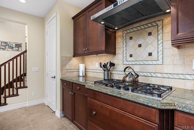 Detail Gallery Image 3 of 23 For 13569 Pacific Highlands Ranch Pkwy, San Diego,  CA 92130 - 4 Beds | 2/1 Baths