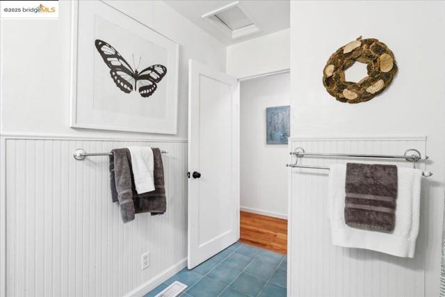 342 El Toyonal, Orinda CA: https://media.crmls.org/mediaz/18f0ddca-a930-4c3f-b999-b800e2e920d7.jpg