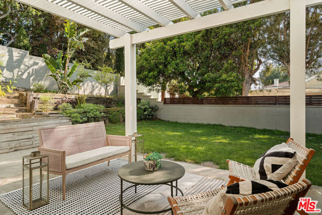 7248 W 88th Place, Los Angeles CA: https://media.crmls.org/mediaz/18f1282f-951e-4164-8c3e-0a36c99ce299.jpg