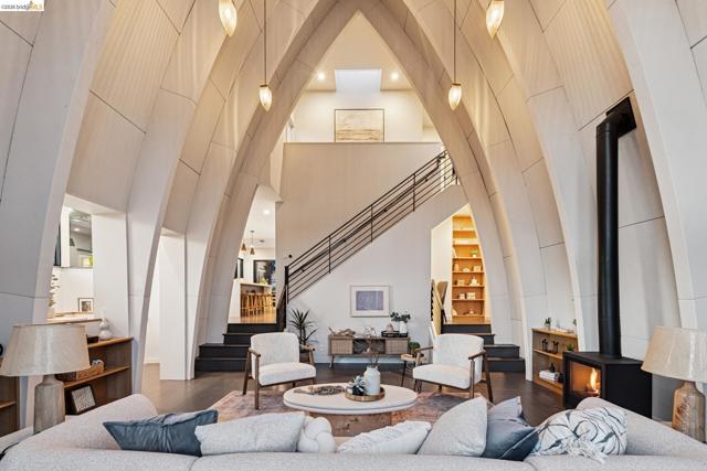 Image 6 of 60 For 6356 Broadway Ter