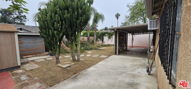 1393 N Navarro Avenue, Pasadena CA: https://media.crmls.org/mediaz/18f195e5-8ae8-4f07-9d3c-ffead2345979.jpg
