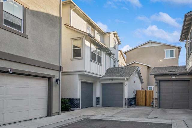 37231 Sand Bar Place, Newark CA: https://media.crmls.org/mediaz/18f19ace-84a1-485d-9d90-f8e72cbd849b.jpg