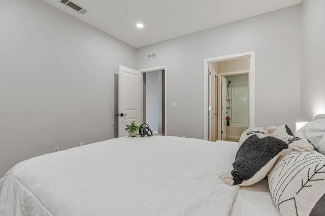 9565 Grande Drive, Gilroy CA: https://media.crmls.org/mediaz/18f1c75d-ff5e-4877-bded-18cc1da04a23.jpg