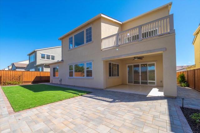 465 Russell Way, Marina CA: https://media.crmls.org/mediaz/18f1f096-3f27-477d-8adb-d82fb39908ff.jpg