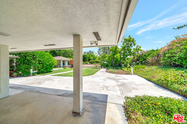 1100 Rodeo Road, Arcadia CA: https://media.crmls.org/mediaz/18f22a33-3939-4d0c-9a0e-be12089b8981.jpg
