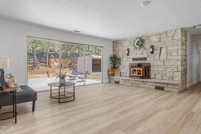 Detail Gallery Image 4 of 37 For 1997 Independence Cemetary Rd, Rail Road Flat,  CA 95248 - 3 Beds | 2 Baths