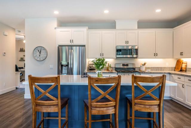 1309 Sunny Heights Road, Fallbrook CA: https://media.crmls.org/mediaz/18f2aa09-23be-4771-b36a-f393f9f5d49c.jpg