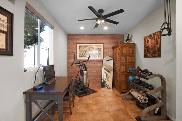 Detail Gallery Image 18 of 44 For 2217 Corte San Simeon, Chula Vista,  CA 91914 - 4 Beds | 3 Baths