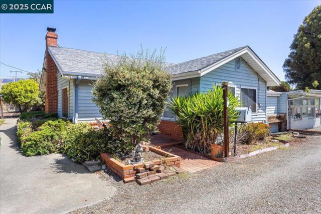 19358 Lake Chabot Rd, Castro Valley CA: https://media.crmls.org/mediaz/18f3ab7b-7172-4acb-b3de-8aaebb292841.jpg