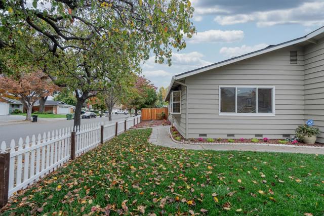 2715 Millbrae Way, San Jose CA: https://media.crmls.org/mediaz/18f439df-d2f7-4a63-a99e-7e7d47b99fc5.jpg