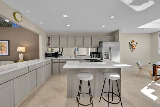 246 E Avenida Granada, Palm Springs, CA 92264