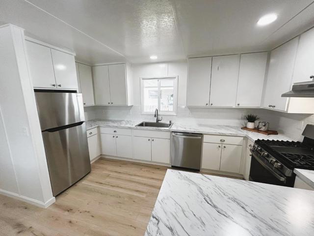 8282 Murray Avenue, Gilroy CA: https://media.crmls.org/mediaz/18f63126-c60a-45d6-b09f-3692eba03307.jpg
