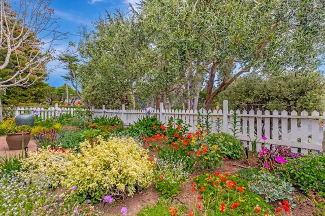111 Farley Drive, Aptos CA: https://media.crmls.org/mediaz/18f639e0-459c-46b4-ad03-c3d91ee63fb9.jpg