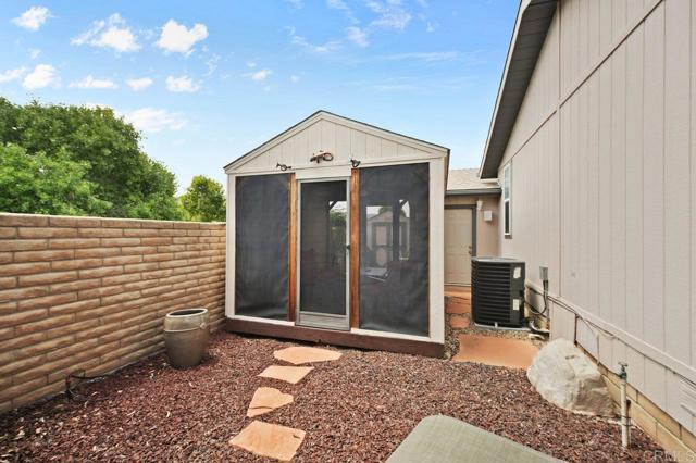 Home for Sale in Lakeside
