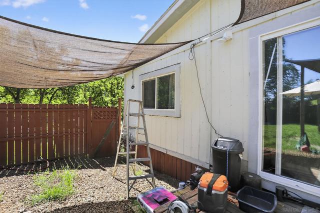 16522 Stagecoach, Corning CA: https://media.crmls.org/mediaz/18f75d77-3d13-406c-b9ef-75e9943920cd.jpg