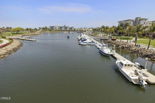 1524 Windshore Way, Oxnard CA: https://media.crmls.org/mediaz/18f79d60-6dad-4c4f-beec-19f246a96c0d.jpg