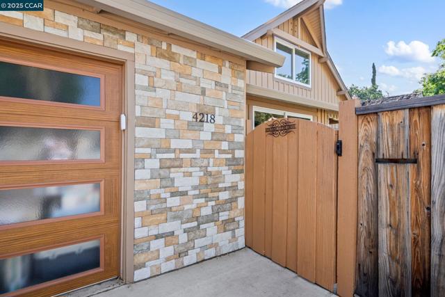 4218 Cobblestone Dr, Concord CA: https://media.crmls.org/mediaz/18f7bc9f-ee7a-489c-bcc8-ee76799330a4.jpg