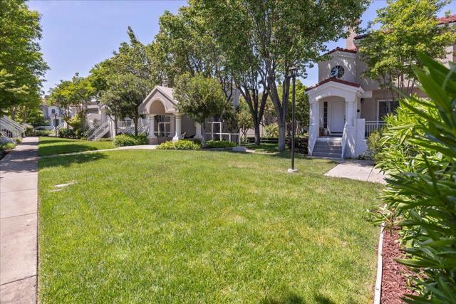 7003 Silver Brook Court, San Jose CA: https://media.crmls.org/mediaz/18f8040f-8a5c-4ad6-8173-8526ea8686ea.jpg