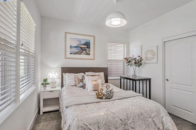 705 Cannery Pl, San Jose CA: https://media.crmls.org/mediaz/18f95a38-5b07-4ac7-8c1d-b1963a75a066.jpg