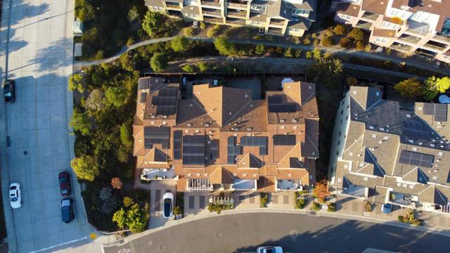 6264 Rocky Point Court, Oakland CA: https://media.crmls.org/mediaz/18f9aa95-f092-4efe-943f-a8aa04de2d20.jpg