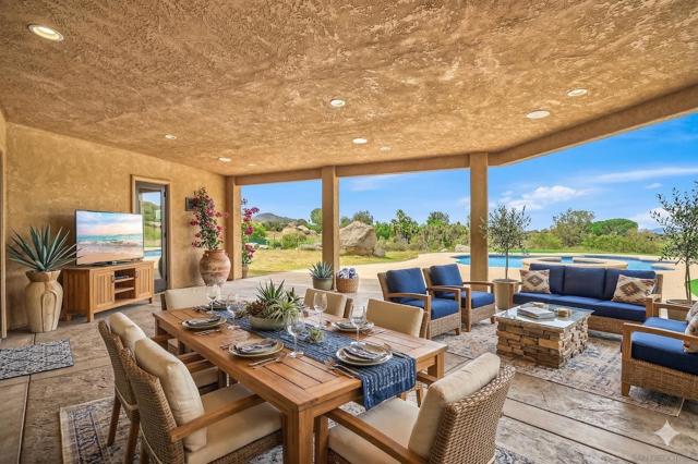 Image 16 of 48 For 2043 Camino De Reimitz