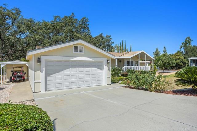 18218 Paradise Mountain Road, Valley Center CA: https://media.crmls.org/mediaz/18fa9ec2-b883-4268-a24c-10630a944f8d.jpg