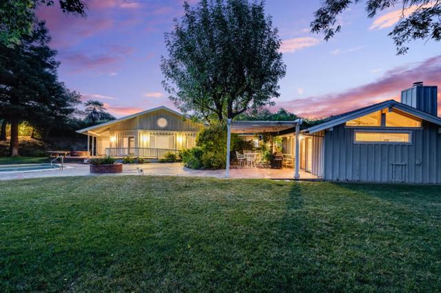 25850 Vinedo Lane, Los Altos Hills CA: https://media.crmls.org/mediaz/18fab38d-253e-4d05-a12d-3ca467c3601f.jpg