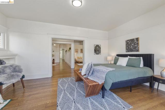 Image 33 of 55 For 523 25th St  