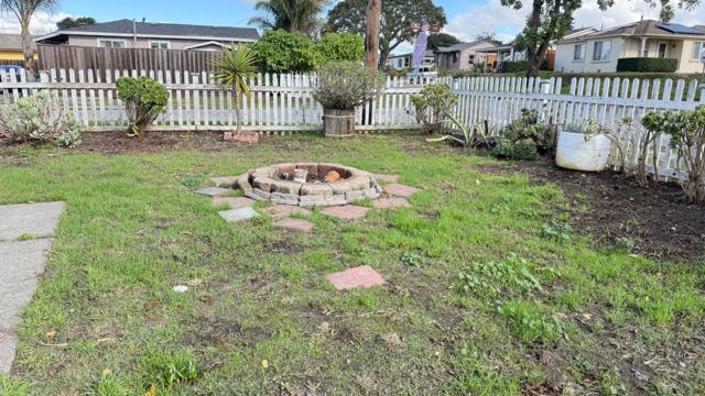 271 Paul Avenue, Salinas CA: https://media.crmls.org/mediaz/18faf6c9-2715-4ef0-832d-1b63b6e28d79.jpg