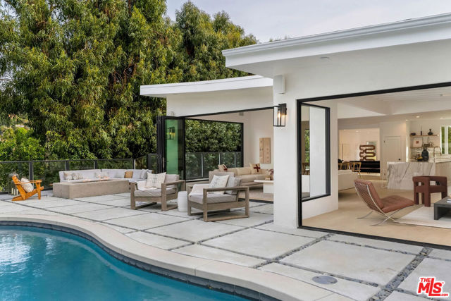 2600 Zorada Drive, Los Angeles CA: https://media.crmls.org/mediaz/18fb072f-9ac9-4c12-8d1e-0df1e358c99d.jpg