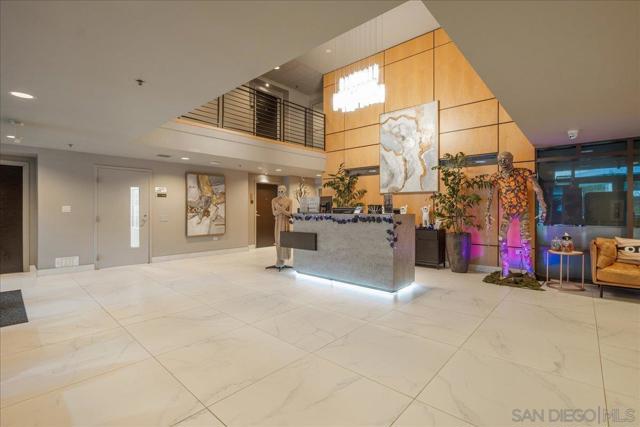 425 W Beech St, San Diego CA: https://media.crmls.org/mediaz/18fb1149-3fb2-4a5c-9a82-de2e93b61c2e.jpg