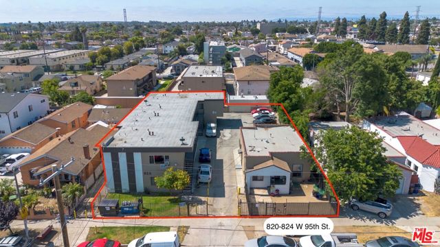 820 -824 W 95th Street, Los Angeles CA: https://media.crmls.org/mediaz/18fb20e2-0633-4178-ac1c-5fd00b1e0b15.jpg
